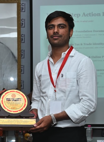Shri Akshay Tiwari