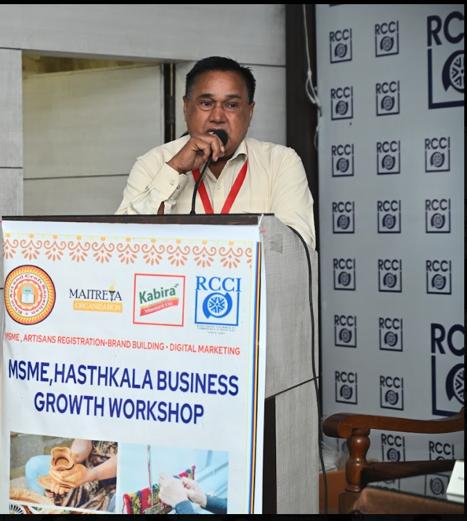Shri Trilok Chand addressing the 9 May 2026 Hasthkala Business Growth Workshop at RCCI Auditorium, Jaipur